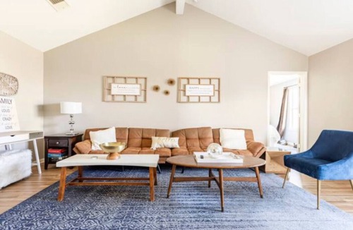 La Marque House | 4BR Near Galveston, Kemah NASA, Recently Rehabbed