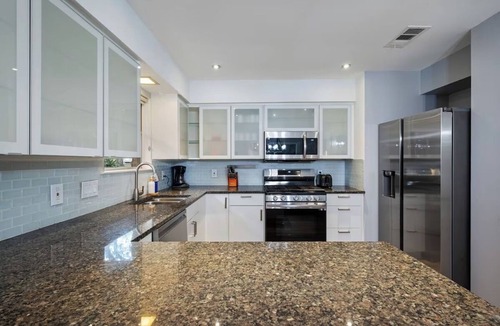 North Oaks House | 4BR+Outdoor Dining+Game Room+Sleeps 12+15 min DT