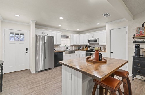 Georgetown House | 4BR Sleeps 11 | Near Dell Diamond + Summer Nights
