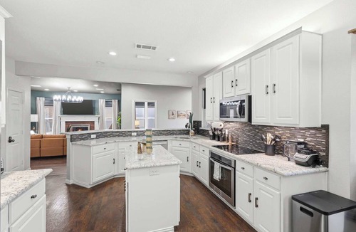 Fossil Creek House | 5-BD Vacation Retreat w Pool & Ping Pong!
