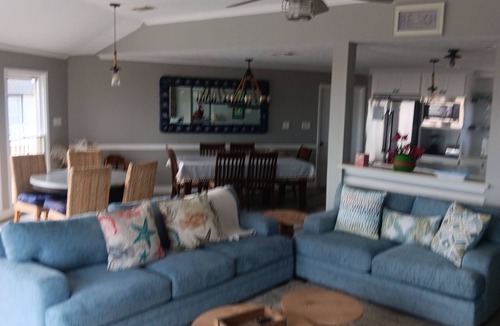Galveston House | 5 Bdr./3 bath Remodeled in 2020 West Galveston Beachfront house. Sleeps 14.