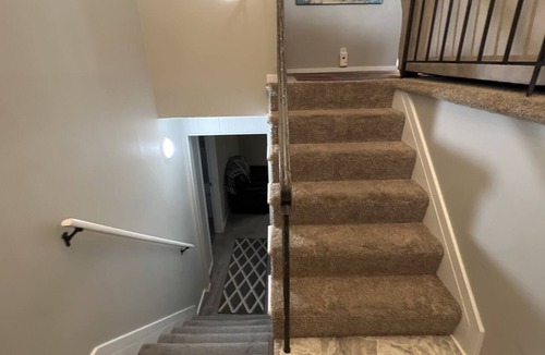 Cedar Rapids House | 5 Bed, 2 Bath Split Level Home Big Yard on NE Side of Cedar Rapids