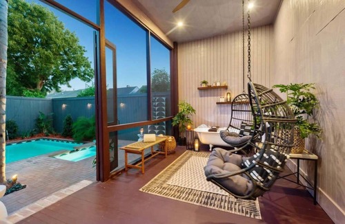 Lower Garden District House | 5 Bedroom Designer Home on Magazine | Pool & Spa