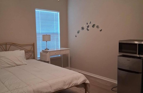 Clodine Boat Rental | 5-bedroom house in charming Sugarland Tx