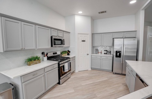Pflugerville House | 5 Bedroom, Private fenced yard, Indoor Fireplace, Prime Location