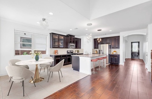 Bee Cave House | 5 Bedrooms, 3 Full bathrooms, beautiful luxury home nestled in hill country.
