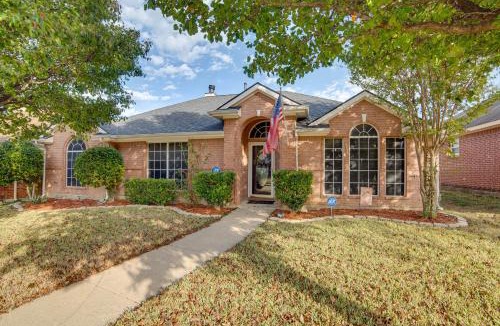 Cedar Hill House | 5 Mi to Cedar Hill SP & Joe Pool Lake: Family Home