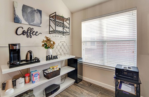 Cedar Hill House | 5 Mi to Cedar Hill SP & Joe Pool Lake: Family Home