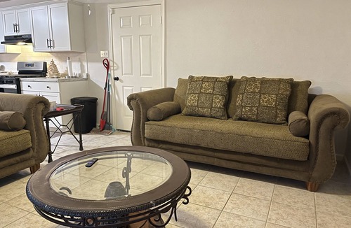 Port Arthur House | 5 mins to Motiva refinery, &10-15 mins to Valero, Chevron, & Total Refineries!
