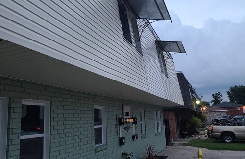 Harvey Apartment | 5 minutes to New Orleans a Reno 2bedroom/1 & half bathroom apartment in Harvey