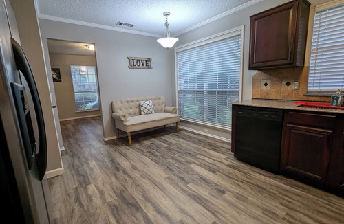 Cedar Hill House | 5BR/2.5BA Colonial Home Near AT&T and Globe Life