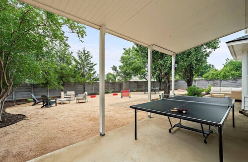 Cat Hollow House | 5BR Retreat + Theater & Games
