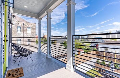 Tulane - Gravier House | 5BR retreat w Superdome views & private balcony