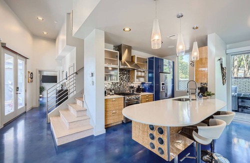 Swede Hill House | 5BR w/Guest House, Hot Tub, Dome, 3-minutes to Downtown Austin!