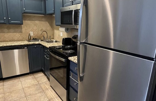 Astrodome Condo | *5mins from NRG Stadium* Cozy 2 BDRM Condo/5mins away from Med Cntr