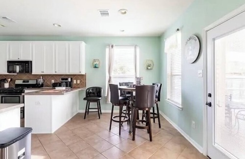 El Lago House | 5minutes direct to Kemah with the beaches and countless seafood restaurants