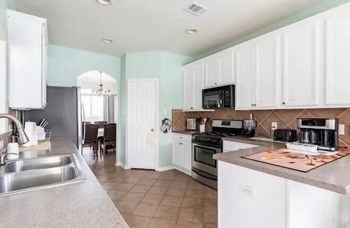 El Lago House | 5minutes direct to Kemah with the beaches and countless seafood restaurants