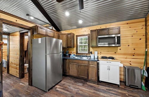 Hico Cabin | 6 Hico Tiny Town Bunk House Farm Animals fire pit near Glen Rose Fossil Rim