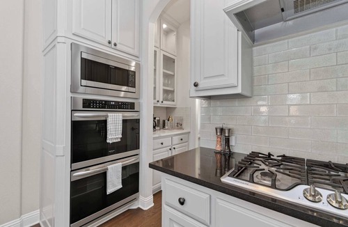 Midlothian House | 6BD/4BA Midlothian Getaway – Pool, Cinema, Games