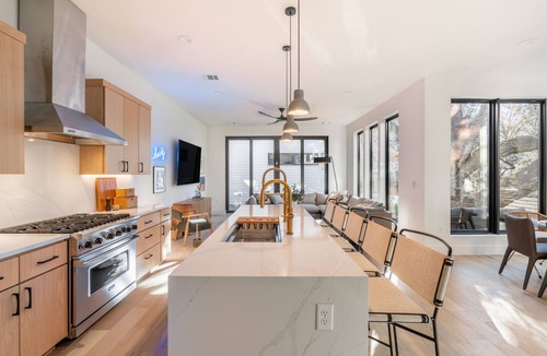 Bouldin House | 6BDR Luxe Pool Retreat City Views, Ping Pong, Foosball, Guest House | Henley