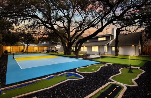 North San Antonio - SAT House | 8 BR Sleeps 22 Pickleball Heated Pool .5 Acre Golf