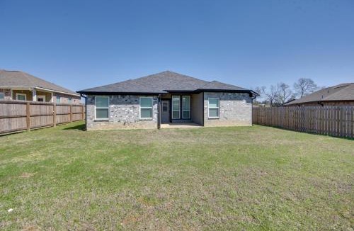 Lindale House | 8 Mi to State Park: Home w/Fenced Yard in Lindale