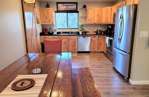 Sagle House | A/C LakeAccess GameRoom Xbox DogOK kayaks paddleboards Private30'Dock Sleeps 14