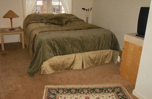 Fairland House | a CCCCCCC (Clean, Clear, Cool, Convenient, Comfortable, Calm, Cousy) Guest room