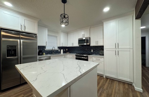 Alexandria House | A Home Away From Home - Rest, Relax, & Enjoy