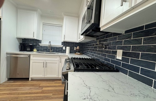 Alexandria House | A Home Away From Home - Rest, Relax, & Enjoy