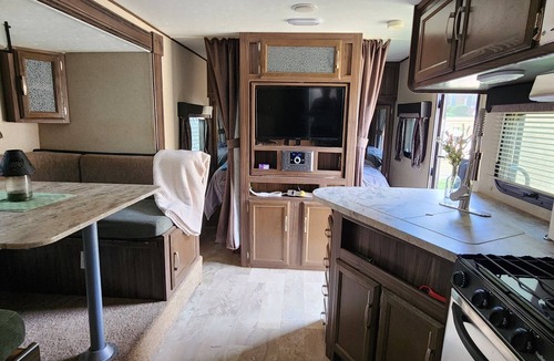 North Richland Hills House | A Place for Peace and HOPE: Tranquil RV in North Richland Hills - Pet Friendly