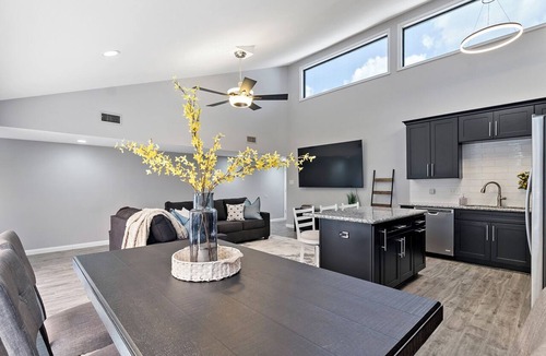 Wolf Pen Creek House | A Starry Night in Aggieland! Walk to Kyle Field