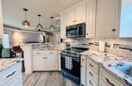 Victoria House | A stunning, cozy home - 5 minutes away from city center!