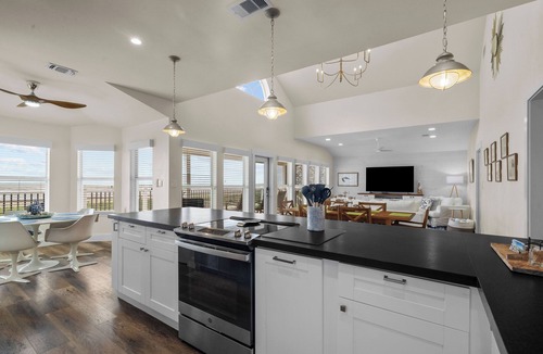 Miramar Cottage | A Time to Lime by Ryson Vacation Rentals