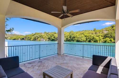 Lower Basin Lake Travis House | Above Autograph I New Remodel | Lakefront Lake Austin | Pool&Spa | Theater