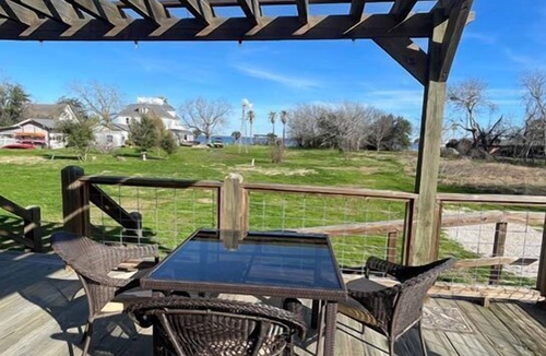 Elmaton Cottage | AC, Free WIFI - Sleeps 7 - Full Kitchen