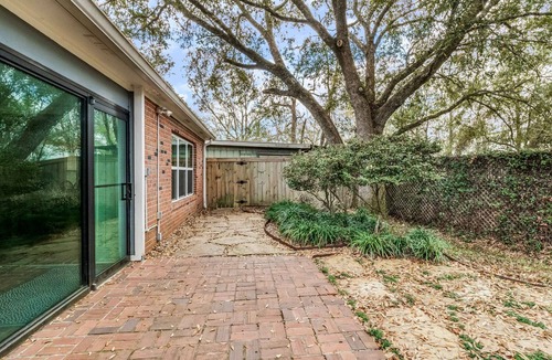Lafayette House | Acadiana Charm - A Cozy Retreat in the Heart of Tradition