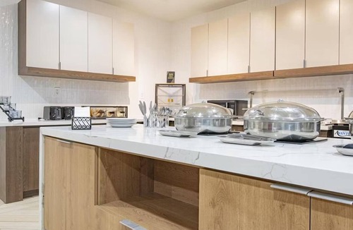 Lafayette Apartment | Accessible 1BR King | Roll-In Shower Suite