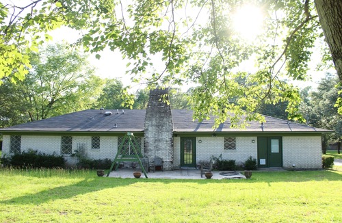 Ruston House | Accessible, family home near downtown Ruston, LA Tech, and the ballpark!