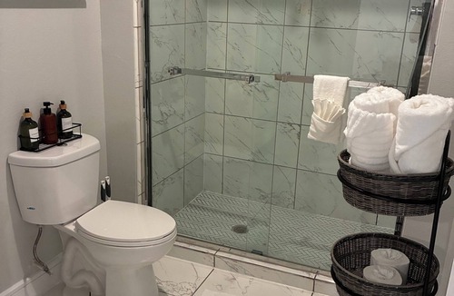 Knox - Henderson Apartment | Adorable 1-bedroom apartment with AC in vibrant Dallas