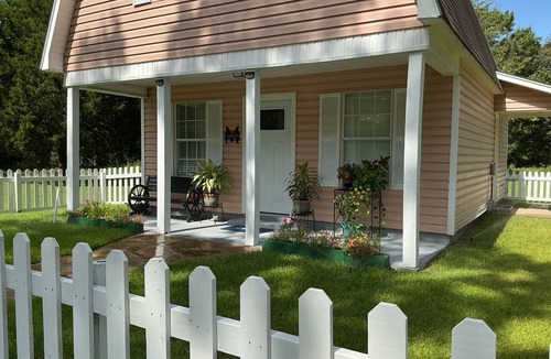 Mineola House | Adorable 1-bedroom barn in Mineola, East Texas also known as Lake Country