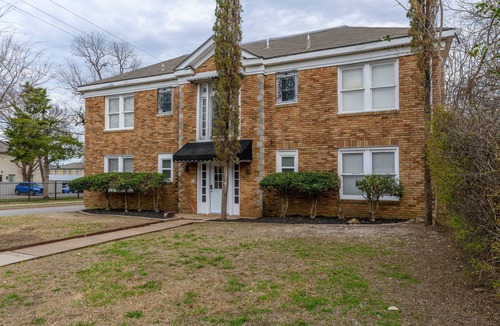 Junius Heights Condo | Adorable 2 Bed/1 Bath Condo near Lakewood