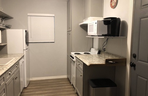 South Central Houston House | Adorable newly renovated bungalow. Walking distance to FIFA!