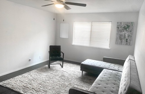 North San Antonio - SAT House | Airport<10min - Riverwalk<20min - 2BR Units, Up to 3 Guests