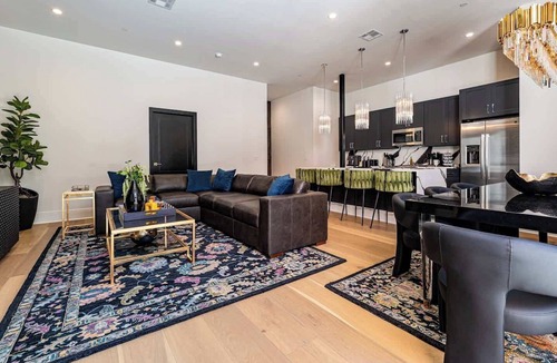 Central Business District Apartment | All King Beds, Blackout Curtains Hotel