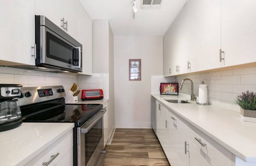 Central Business District Hotel | Amazing 3-Bedroom Luxury Condo Just Steps to the French Quarter