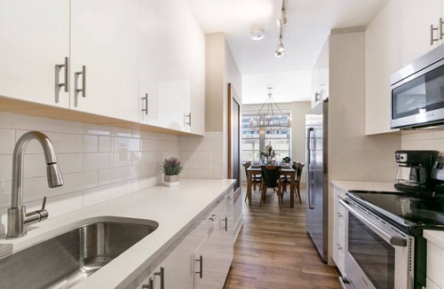 Central Business District Hotel | Amazing 3-Bedroom Luxury Condo Just Steps to the French Quarter