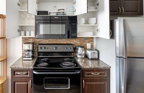 North Burnet Apartment | Amazing Domain 1BR w/Gym, Pool & W/D, nr restaurants, by Blueground