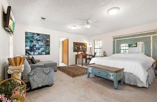 Hamilton Apartment | Amazing Grace Luxurious Ranch entire private duplex pet & smoking friendly