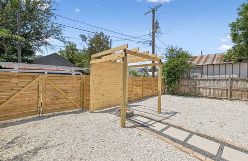 Eastside Promise Neighborhood House | Amazing house close to downtown , 5 beds and 3 bath